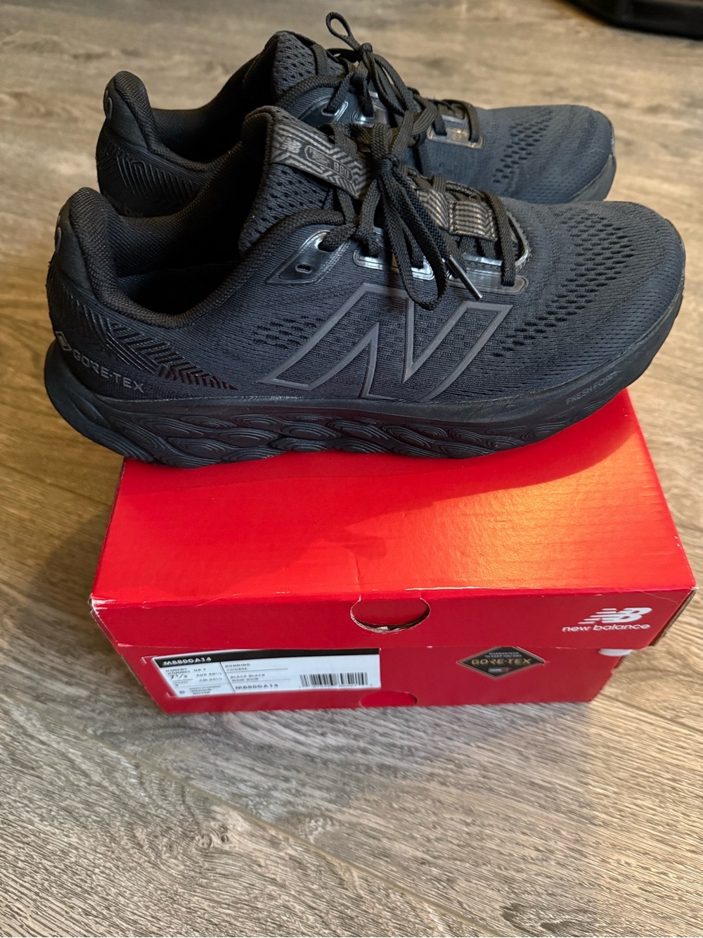 New Balance 880 Gore-Tex Running Shoes